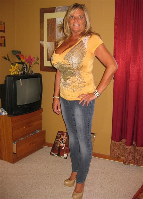 amateur milf busty